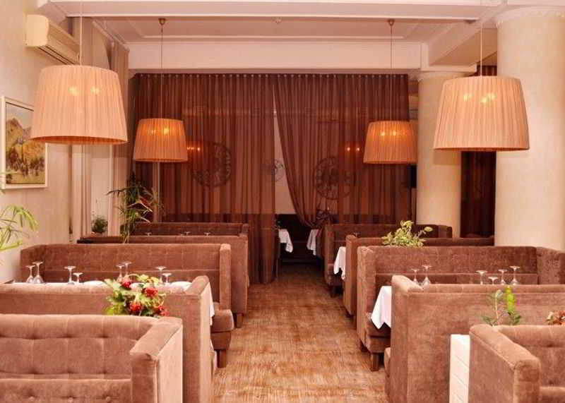 Optima Cherkasy Hotel Buitenkant foto