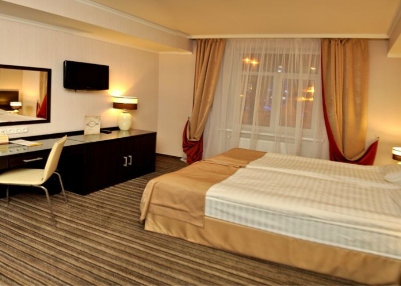 Optima Cherkasy Hotel Buitenkant foto
