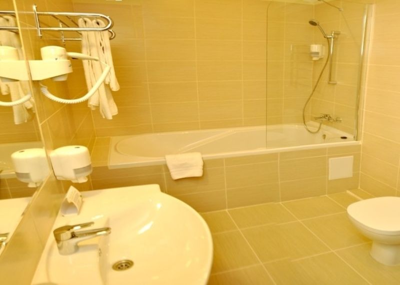 Optima Cherkasy Hotel Buitenkant foto