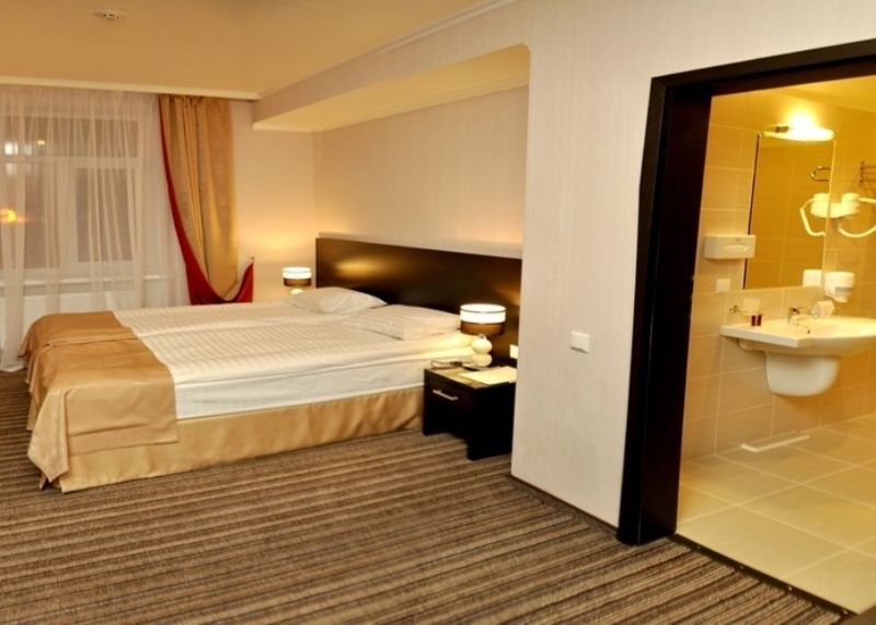 Optima Cherkasy Hotel Buitenkant foto