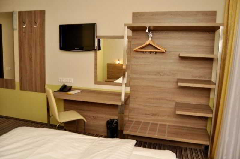 Optima Cherkasy Hotel Buitenkant foto