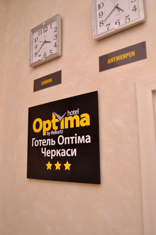 Optima Cherkasy Hotel Buitenkant foto