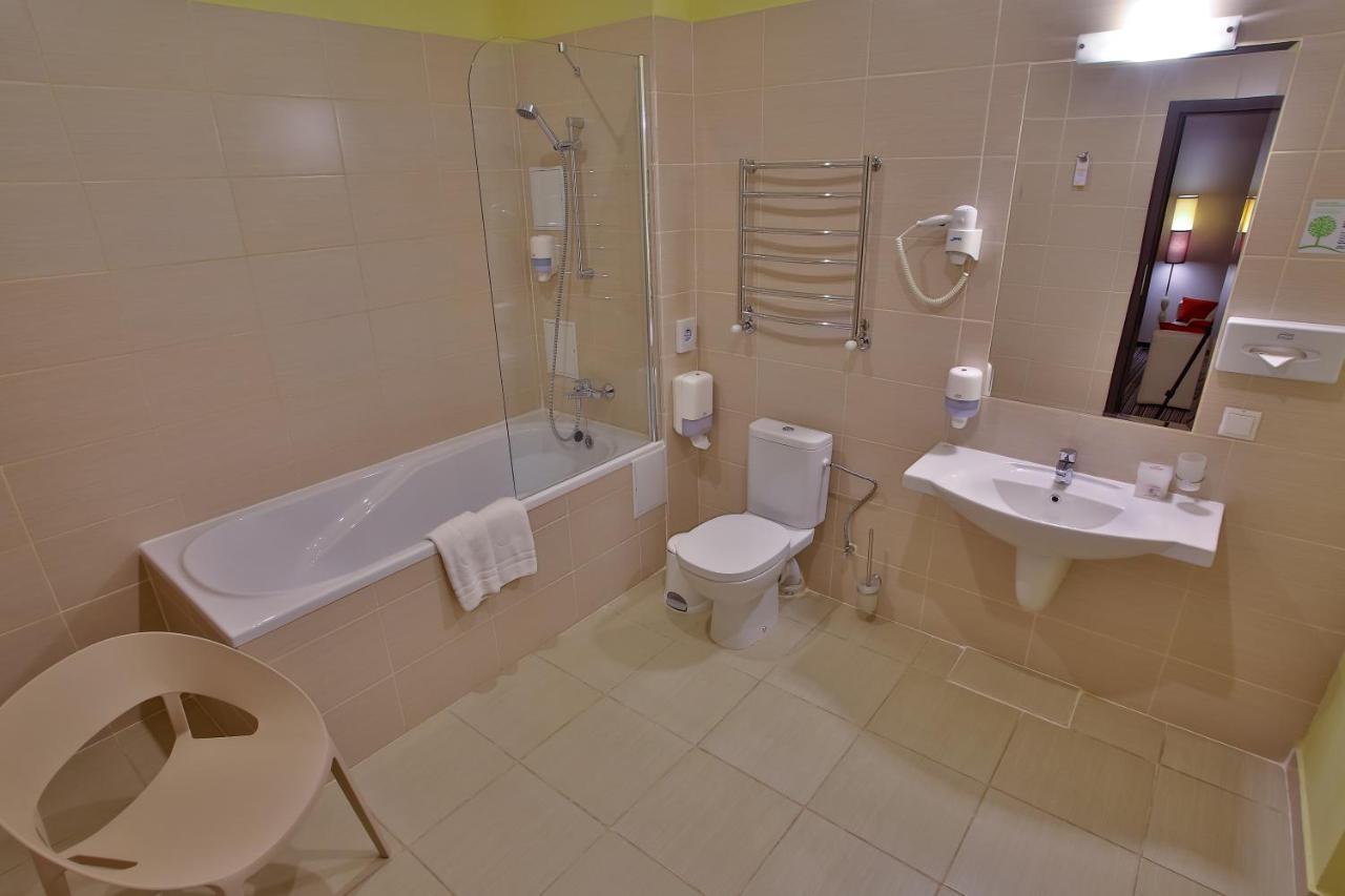 Optima Cherkasy Hotel Buitenkant foto